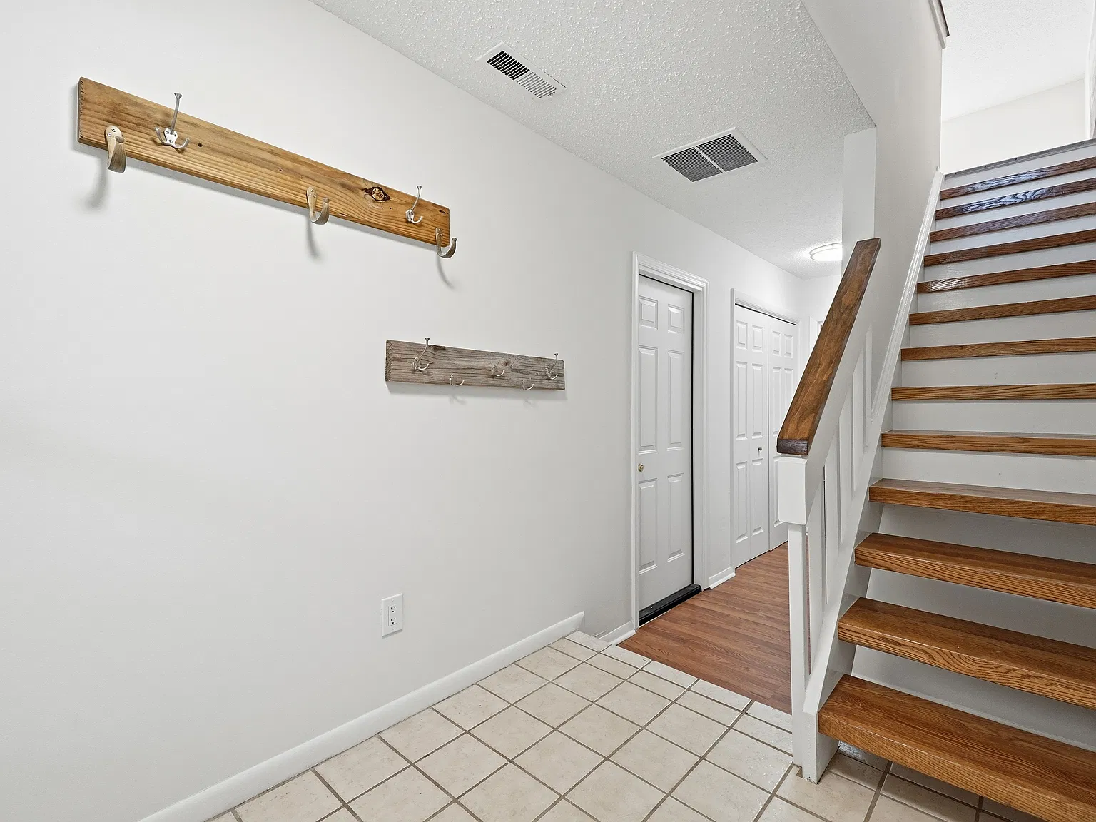 3 bed, 3.5 bath, 1781 sqft, $2,900 — Photo 4