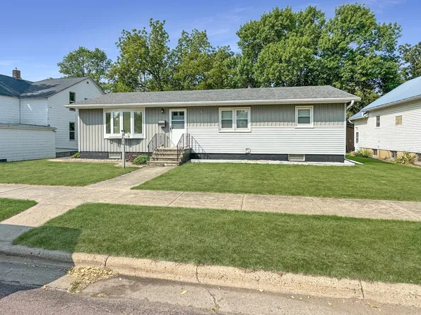 2626 Juniper Ave, Slayton, MN 56172