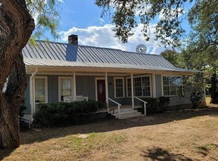 2304 Fm 2505, Floresville, TX 78114