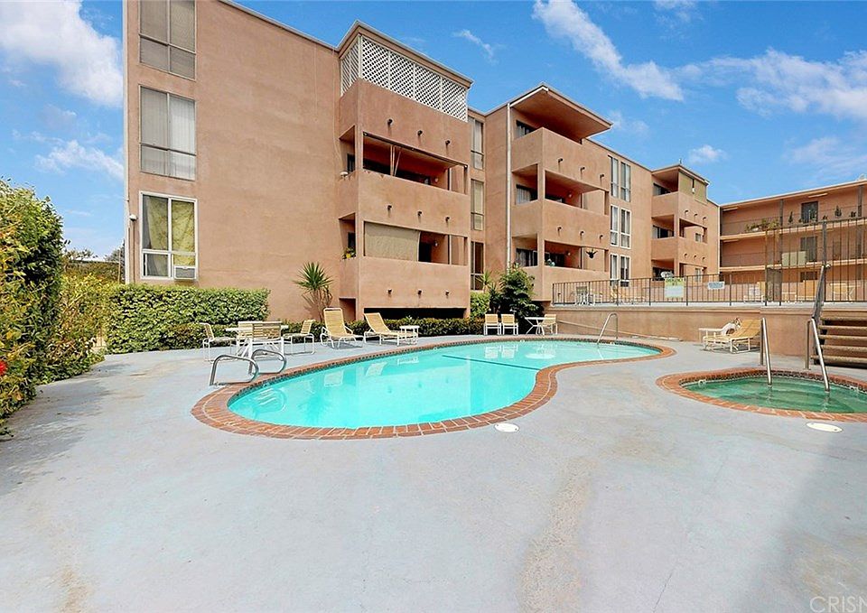 1st image of 5454 Zelzah Ave APT 109
