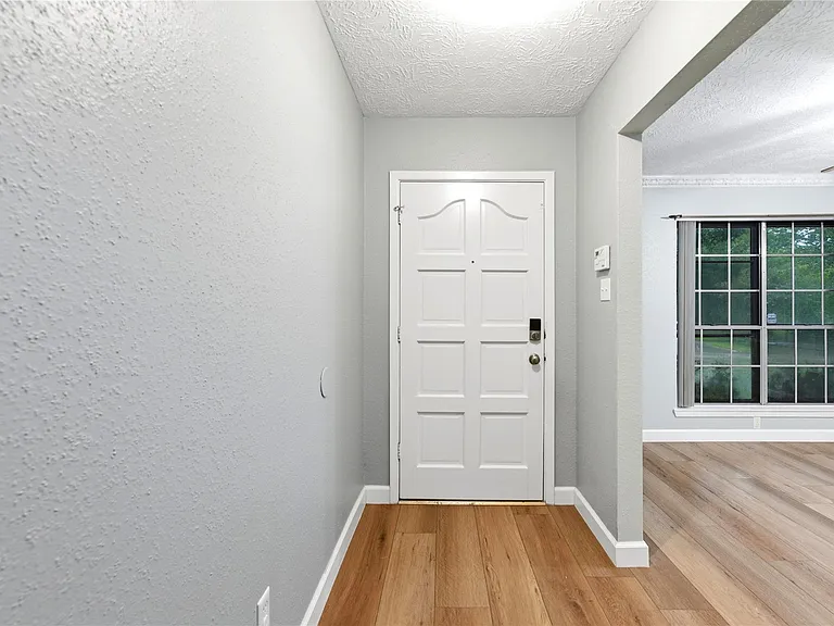 6009 Leafwood Cir — Photo 7