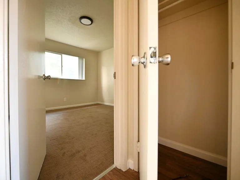 2821 Harrison St — Photo 6