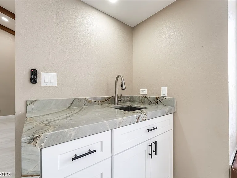 968 Pinehurst Dr — Photo 24