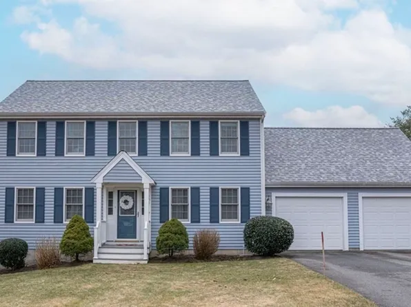 151 High St, Carver, MA 02330
