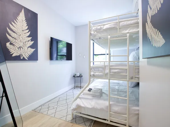 1444 Lincoln Place image 18 of 19