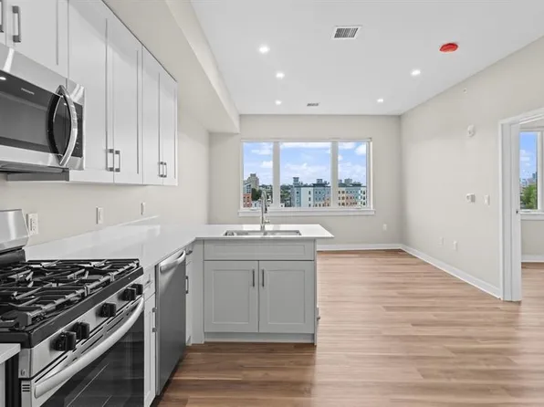 475 Communipaw Avenue image 1 of 36