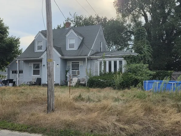 41 James Ave, Swansea, MA 02777