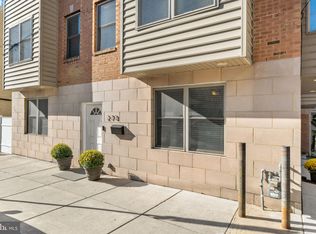 273 Grape St, Philadelphia, PA 19128