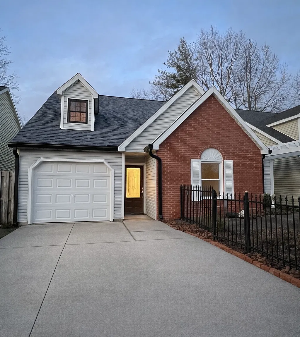 3 bed, 1642 sqft, $2,000 — Photo 1