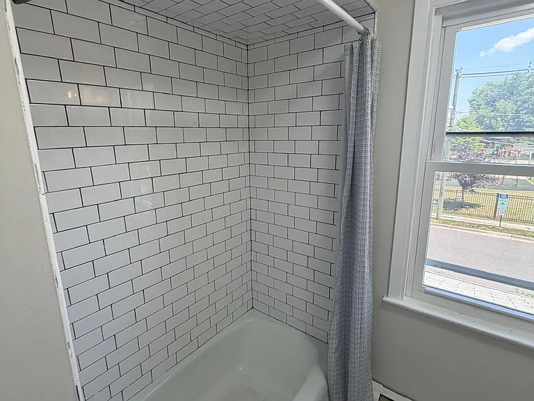 204 Pine St #1A — Photo 13
