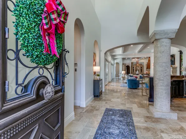 442 Canterbury Hill St, San Antonio, TX 78209