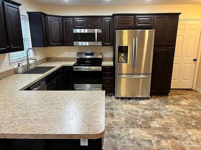 107 Oakstone Run — Photo 13