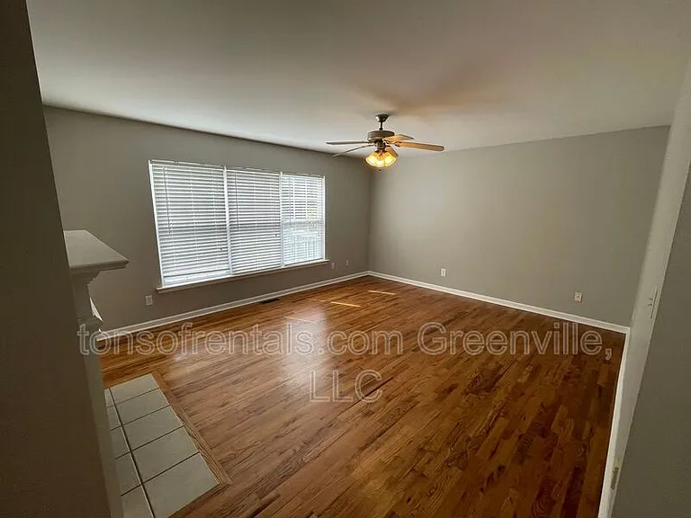518 Amber Crest Ct — Photo 3