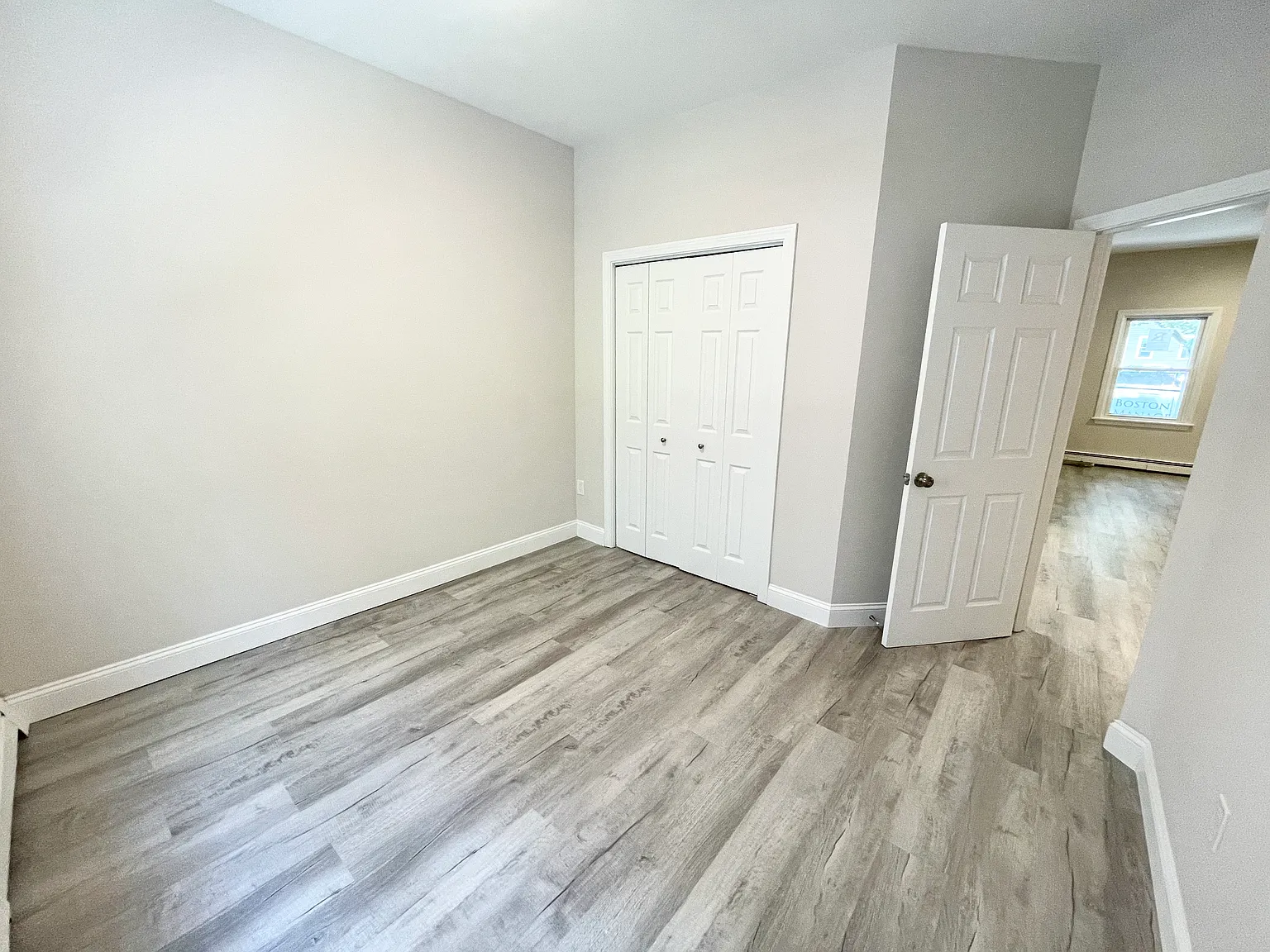 4 bed, 1350 sqft, $6,600 — Photo 2