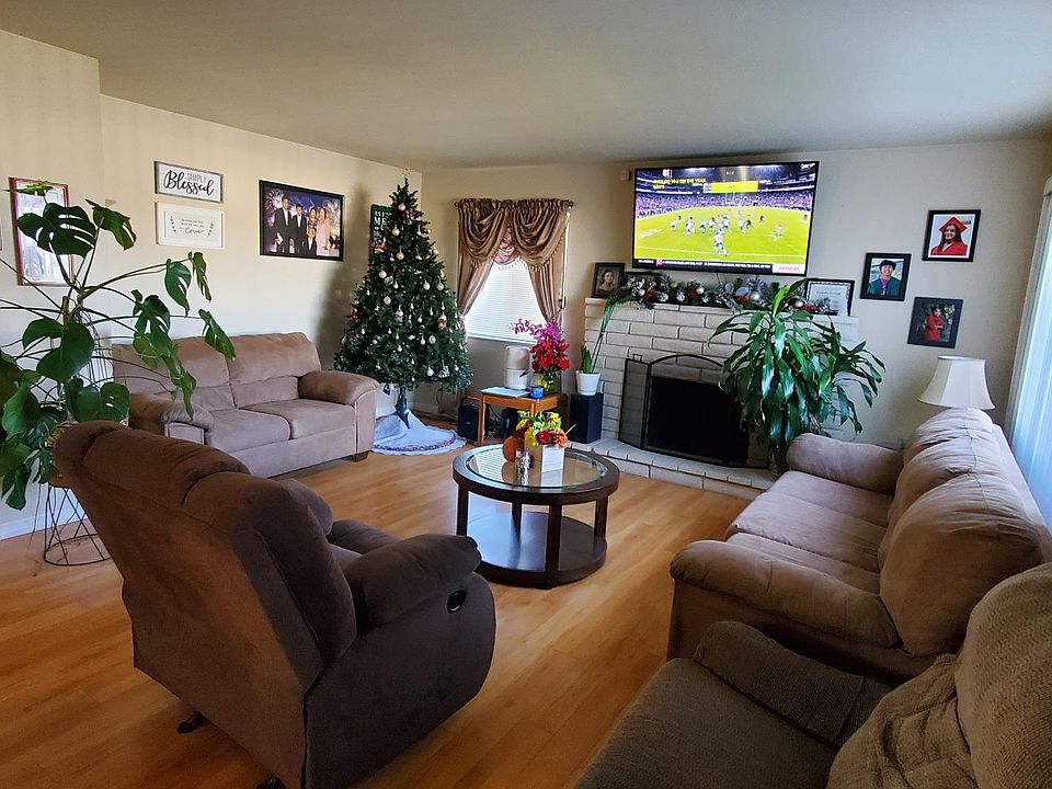 2nd image of 7 Tahoe Cir