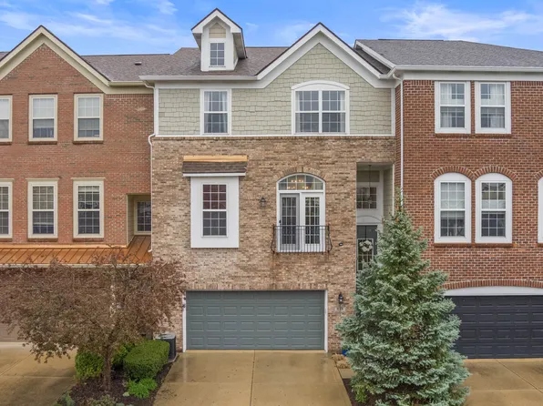 219 Wakefield Way #9-E, Zionsville, IN 46077