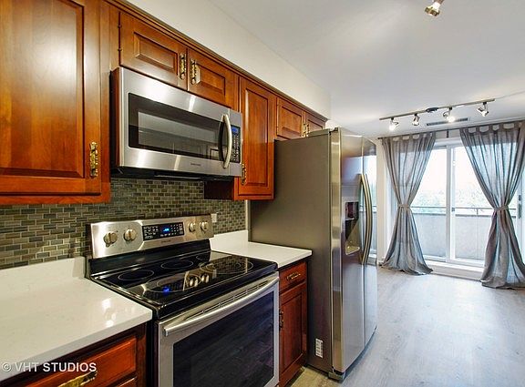 5th image of 7201 N Lincoln Ave APT 302