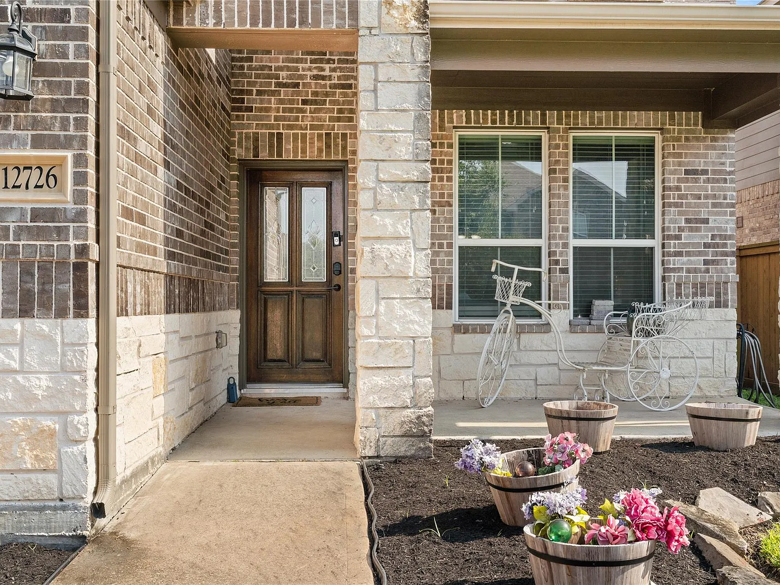 4 bed, 2.5 bath, 2803 sqft, $2,600 — Photo 4