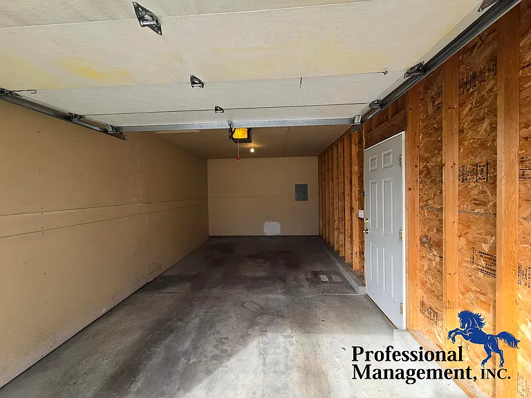3825 Avenue B #5 — Photo 8