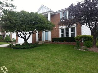 24764 Jamestowne Rd, Novi, MI 48375