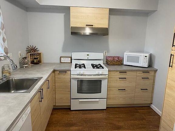 5th image of 4858 Lady Jane Ave