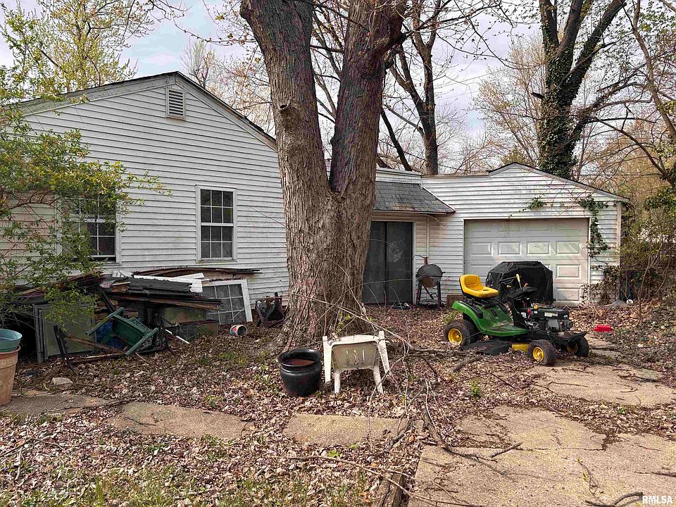 2nd image of 23 Lilac Ln