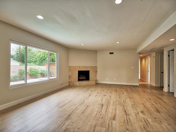 3rd image of 22513 Covello St