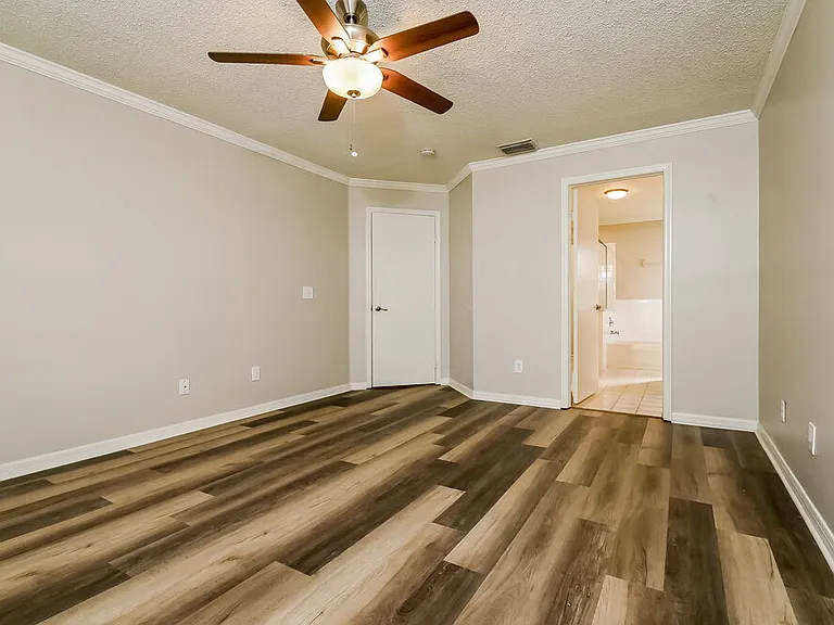 1111 Hardwood Dr — Photo 9