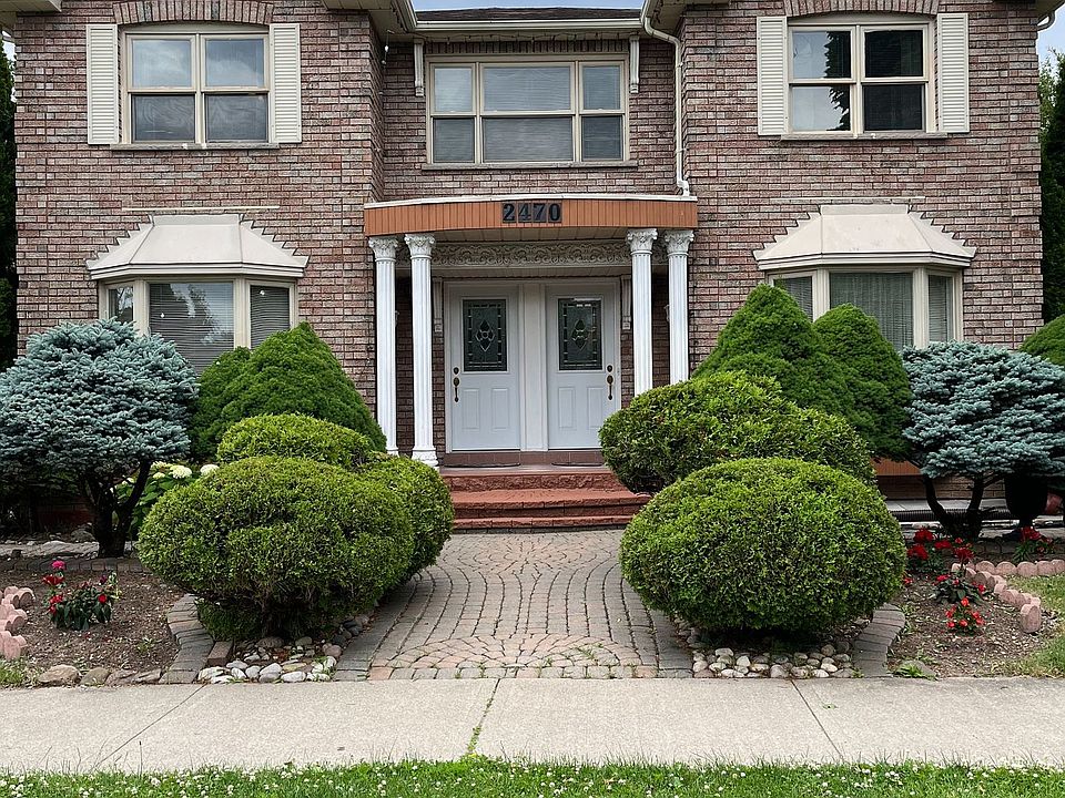 Beautiful and luxurious, unit #2 (Left entrance) includes the upper floor (4 bedrooms, 2 baths) and spacious eat-in kitchen (main floor).