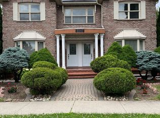 2470 Wynten Way, Oakville, ON L6J7K8