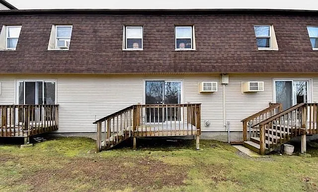 1588 Main St #10 — Photo 20