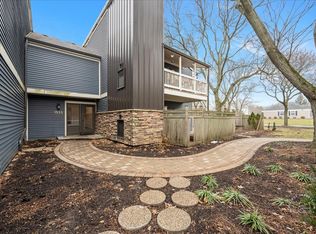 1533 S County Farm Rd APT 1-4, Wheaton, IL 60189