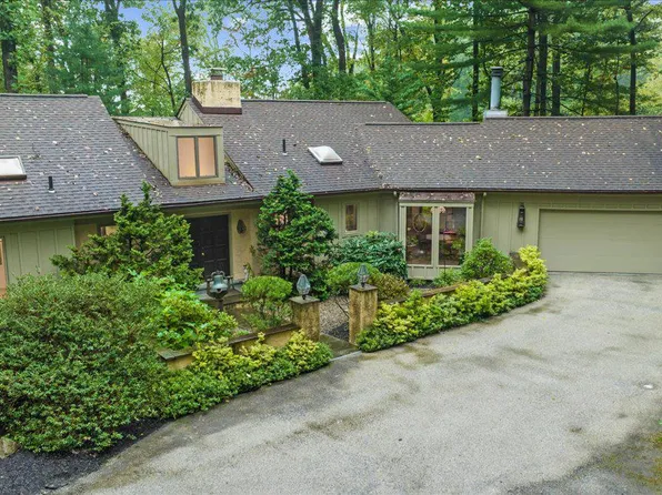 110 Continental Dr, Phoenixville, PA 19460