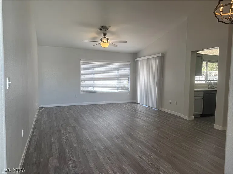 9909 Bundella Dr — Photo 18