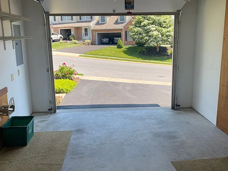 472 Hillside Dr — Photo 35