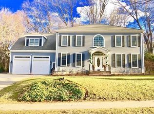 15 McLean St, Wellesley, MA 02481