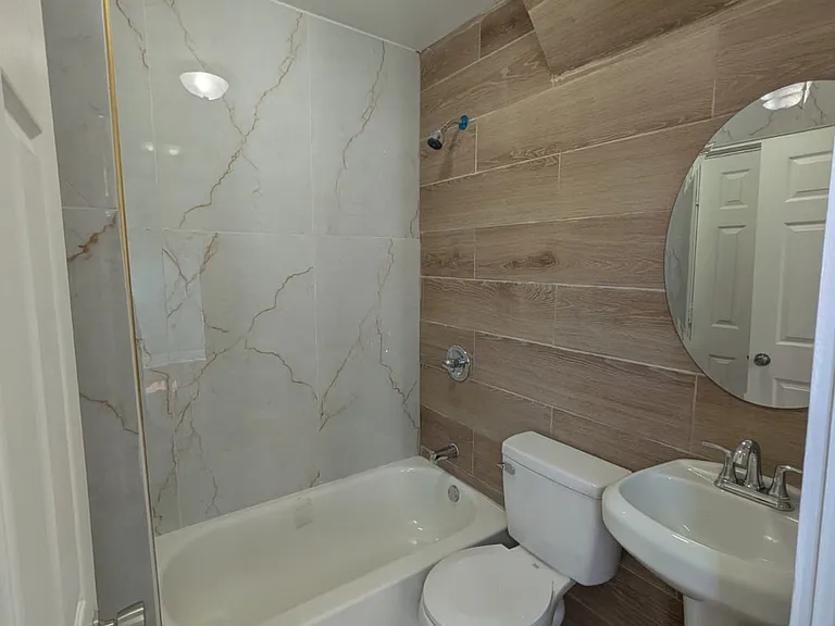 15 Alton St #1-2 — Photo 2