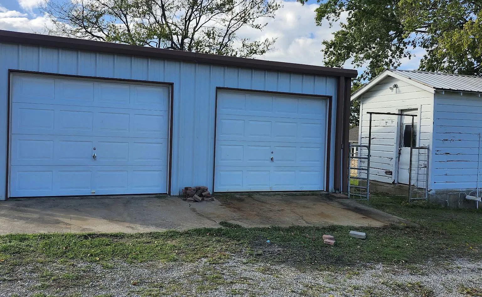 2 bed, 1.0 bath, 1425 sqft, $1,200 — Photo 2