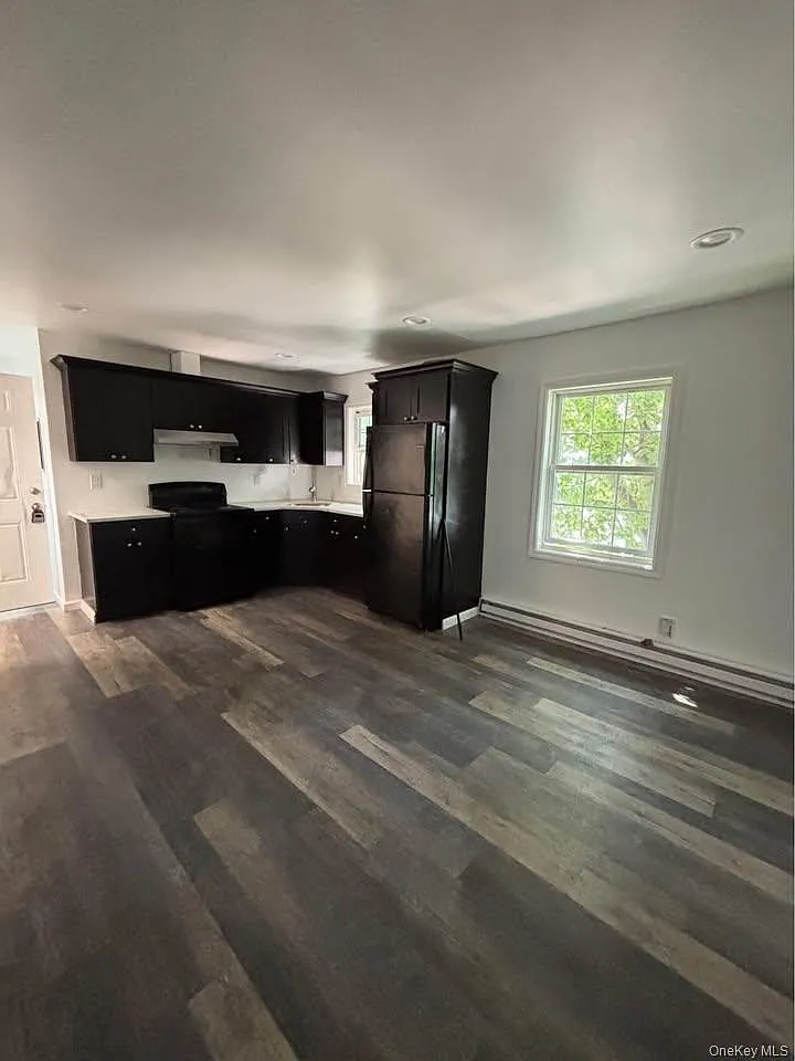 1 bed, 1.0 bath, 10454 sqft, $2,226 — Photo 4