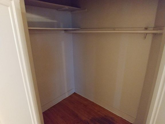 5th image of 5039 W Montrose Ave