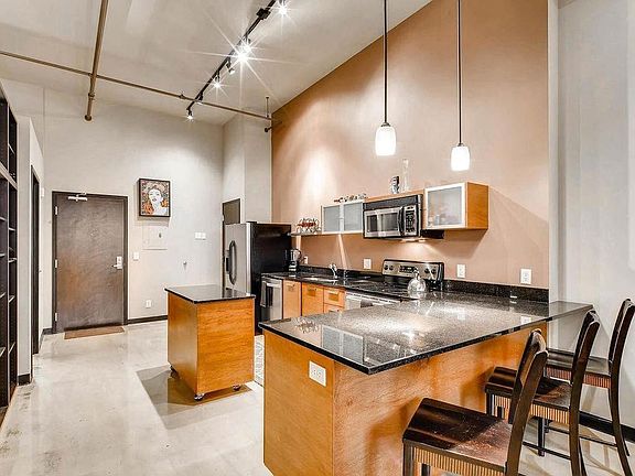 2nd image of 350 Saint Peter St Unit 414