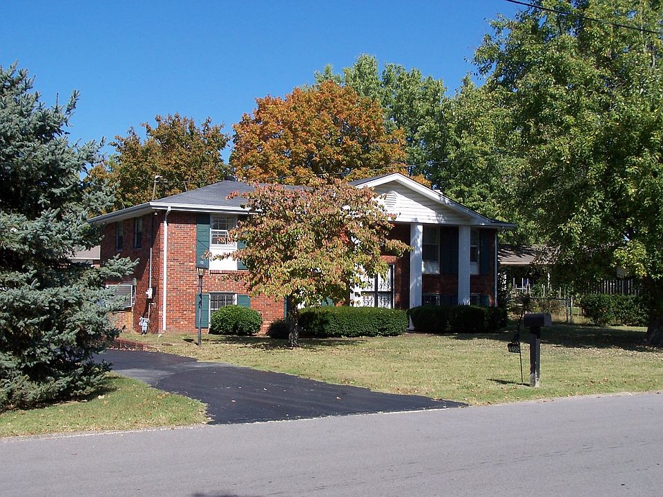 Large split level in established neighborhood.