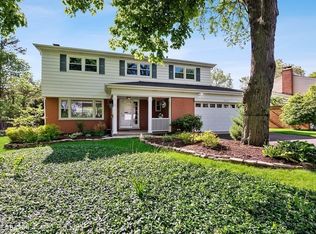 1218 Delles Rd, Wheaton, IL 60189