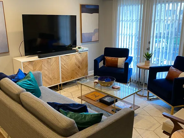 442 N Armistead St APT 201, Alexandria, VA 22312