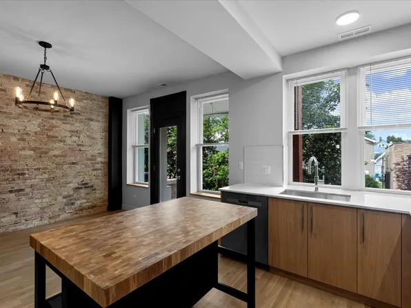 927 N Mozart St #3, Chicago, IL 60622