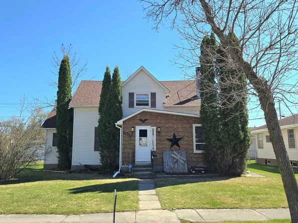 1011 10th St, International Falls, MN 56649