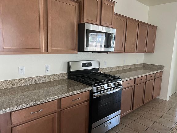 3rd image of 1389 Starling St