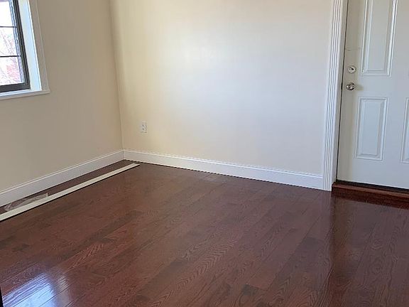 5th image of 42-02 193rd St #2R