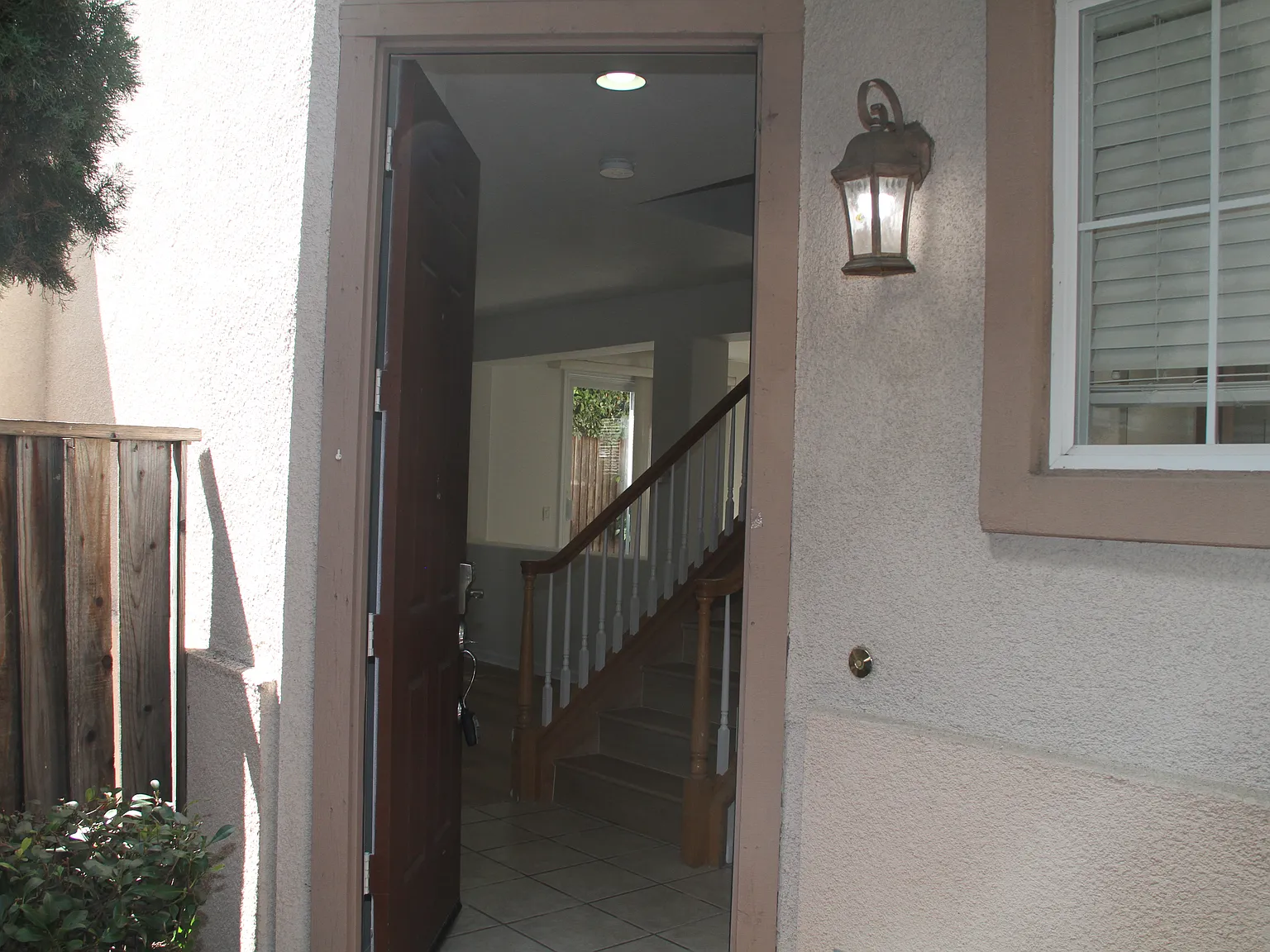 4 bed, 2.5 bath, 1602 sqft, $6,000 — Photo 2