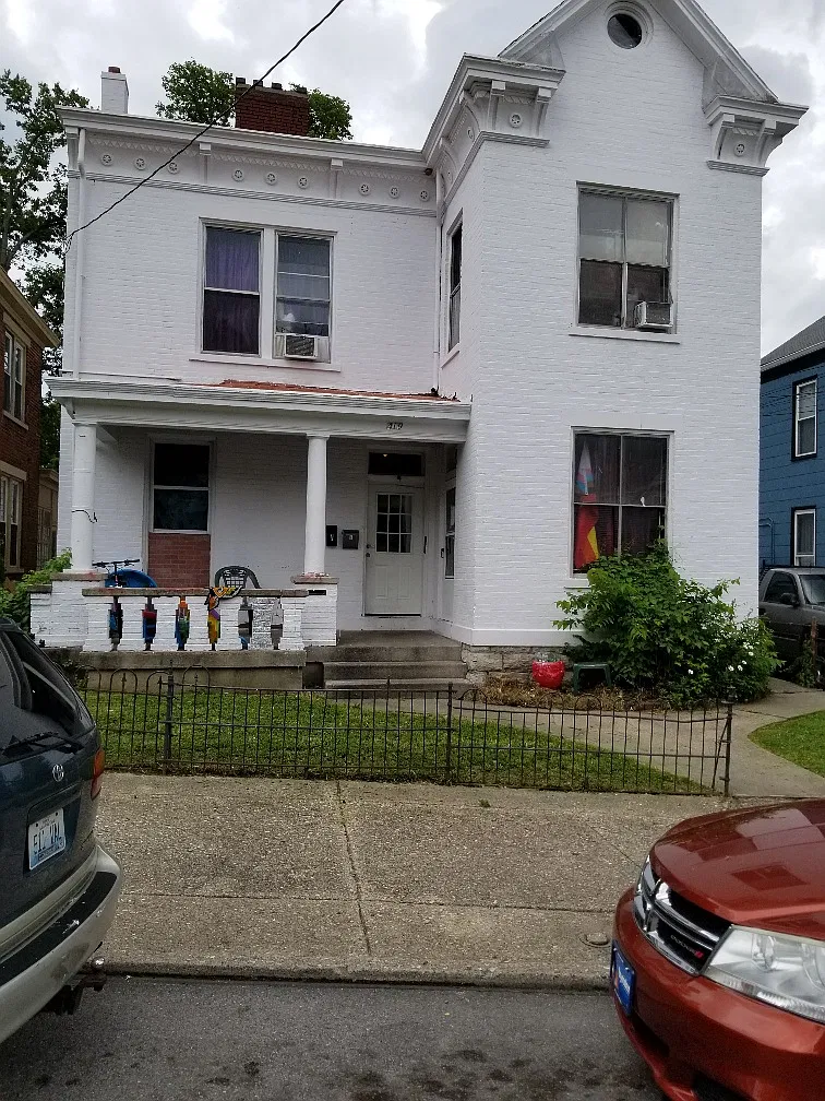 Apartment building in Dayton KY — Photo 1